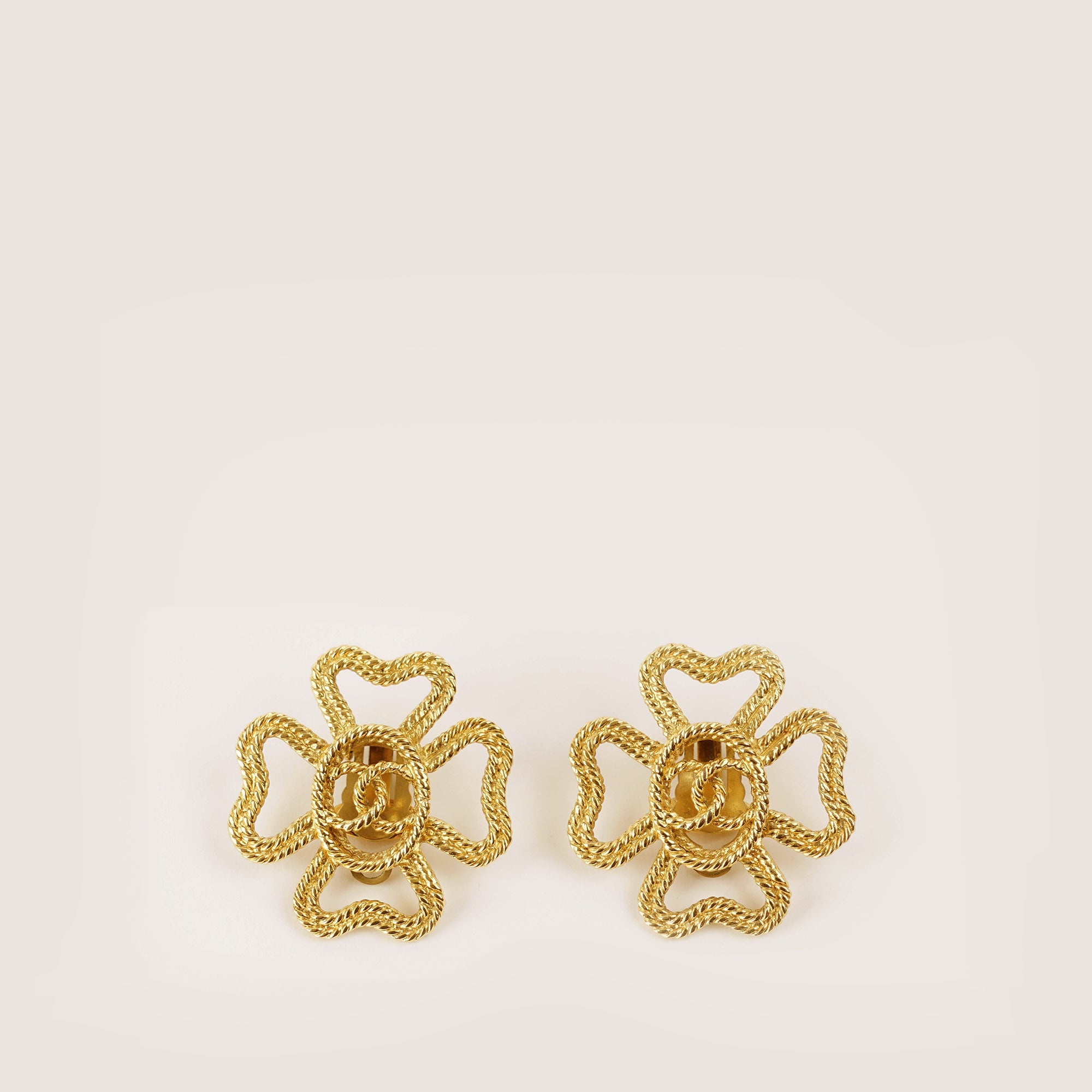 Large Vintage CC Clips Earrings - CHANEL - Affordable Luxury