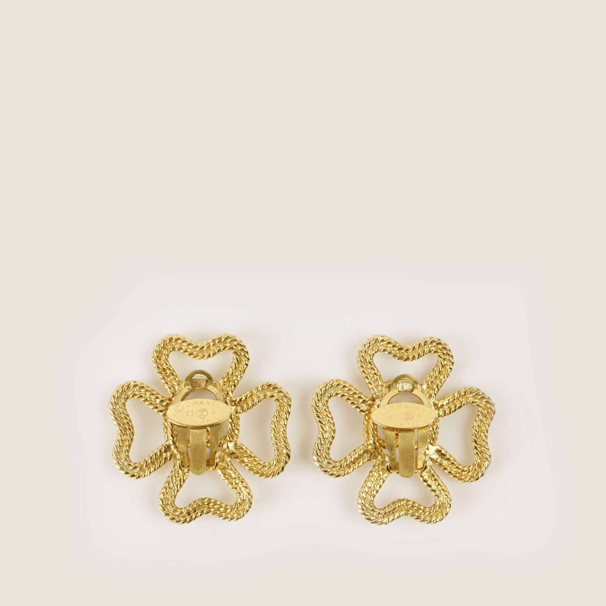Large Vintage CC Clips Earrings - CHANEL - Affordable Luxury