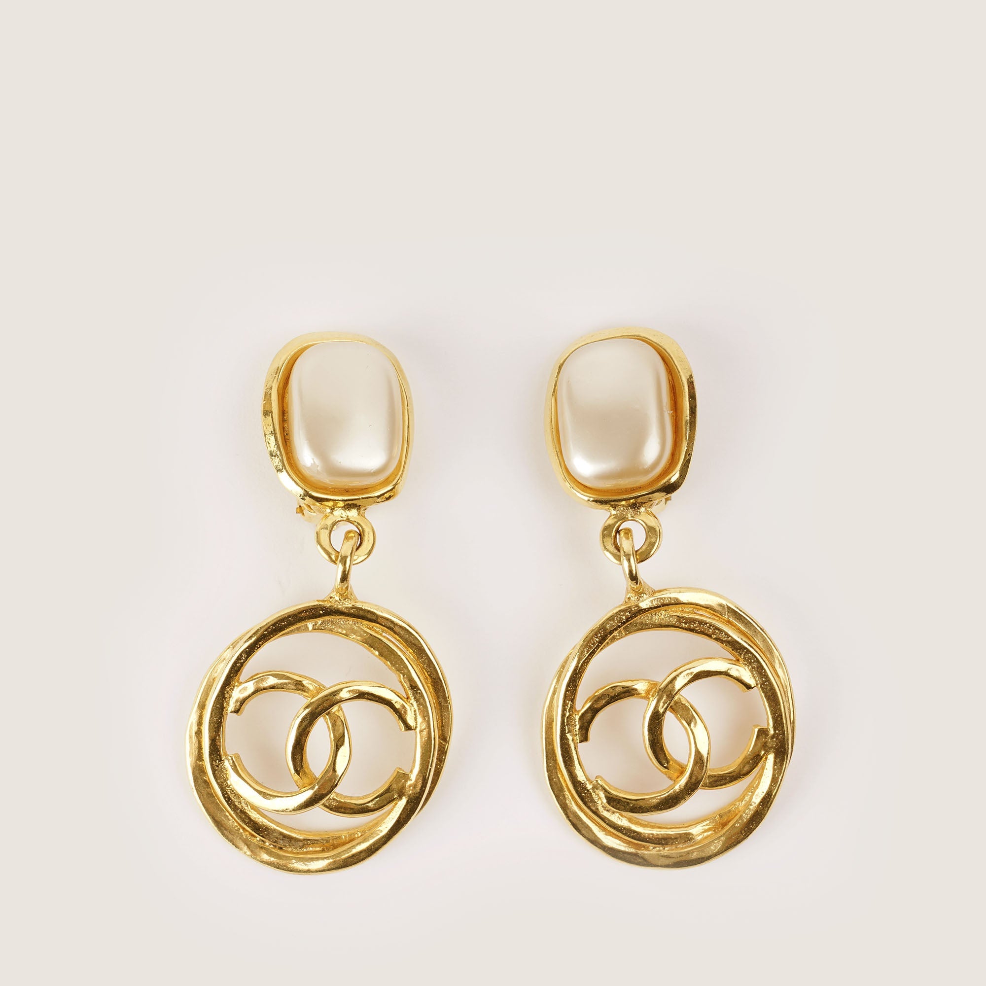Vintage Oversized CC Earrings - CHANEL - Affordable Luxury